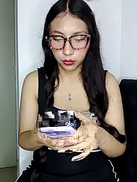 Snapshot of Umaru_uwu chatting on 10/24/25, 01:57 Umaru uwu online show from 10/24/25, 01:57