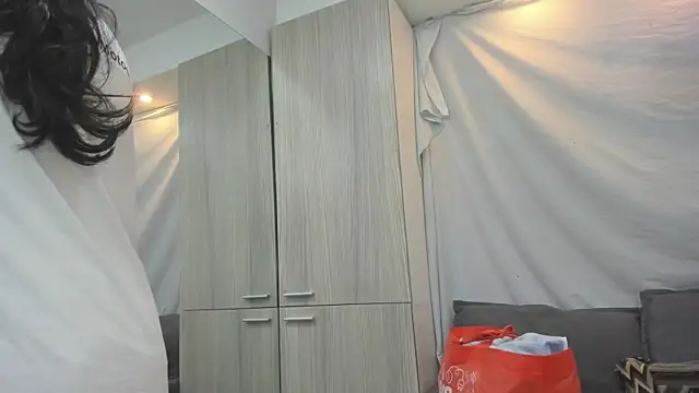 Mhelanny2 online show from 02/06/26, 05:16