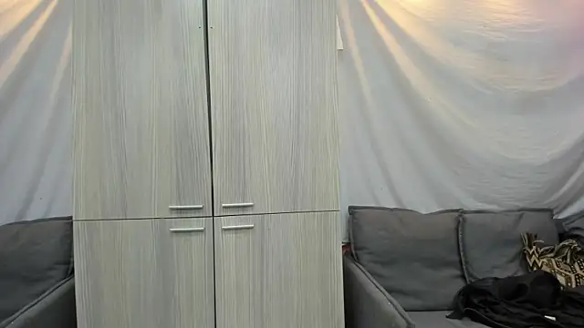 Mhelanny2 online show from 02/11/26, 08:03