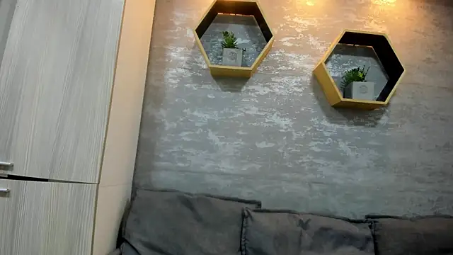 Mhelanny2 online show from 04/22/26, 08:10