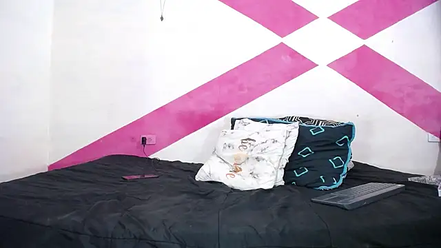 MIA luxce29 online show from 01/08/25, 01:32