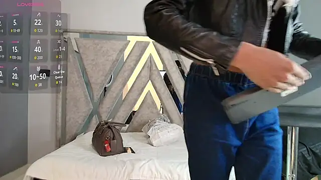 StefanyMiler online show from 10/13/25, 08:20