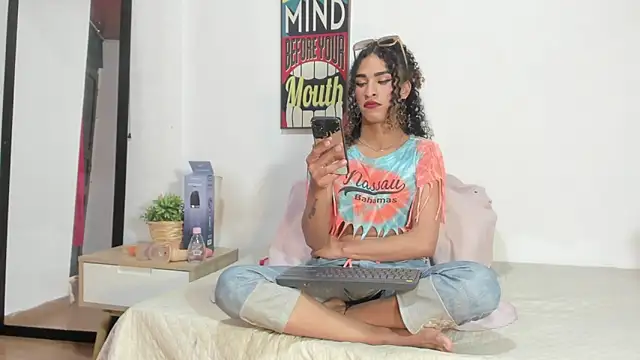 StefanyMiler online show from 12/18/25, 07:20