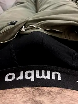 Snapshot of MoochedTape chatting on 09/13/25, 08:36 MoochedTape online show from 09/13/25, 08:36