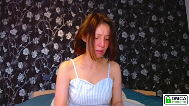 Sophi Cute online show from 05/17/26, 06:00