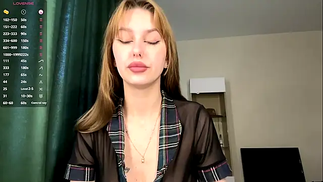 Snapshot of SofyBruno chatting on 05/21/26, 04:19 SofyBruno online show from 05/21/26, 04:19
