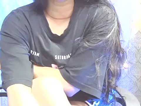 Snapshot of Supriya201 chatting on 03/10/25, 03:20 Supriya201 online show from 03/10/25, 03:20