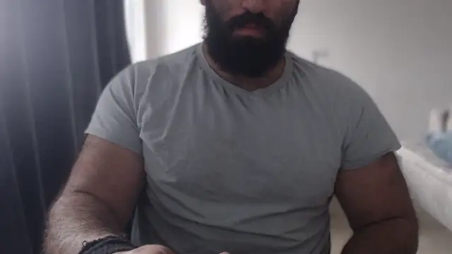 hugemachohandsome online show from 09/18/25, 06:37