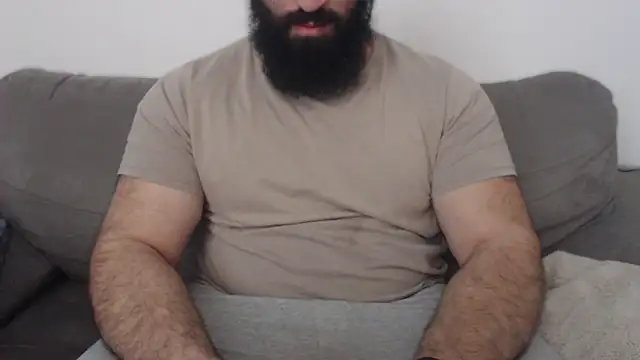 hugemachohandsome online show from 04/11/26, 09:02