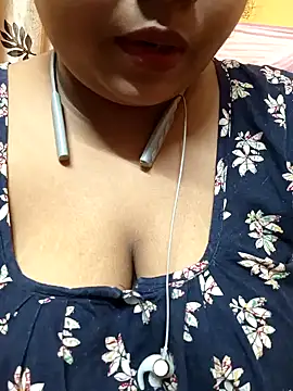 Sophiaboudi online show from 02/02/25, 05:48