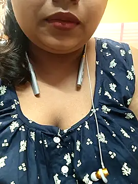 Sophiaboudi online show from 02/26/25, 05:28