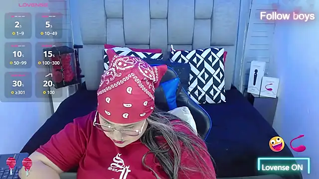 evelin zaens online show from 10/16/25, 04:24