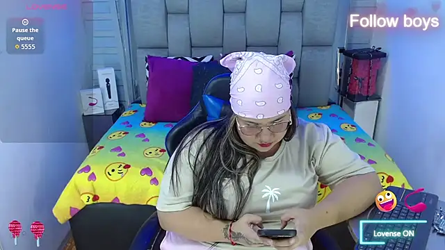 evelin zaens online show from 10/22/25, 04:35