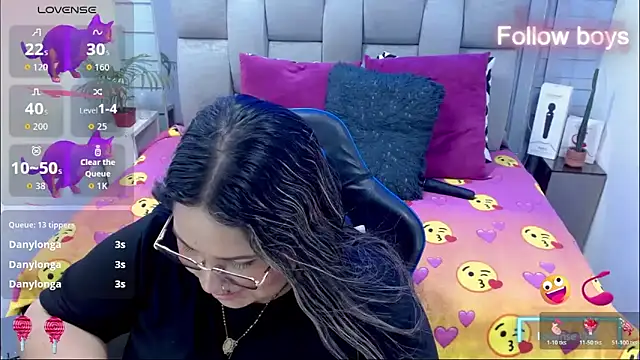 evelin zaens online show from 02/15/26, 07:54