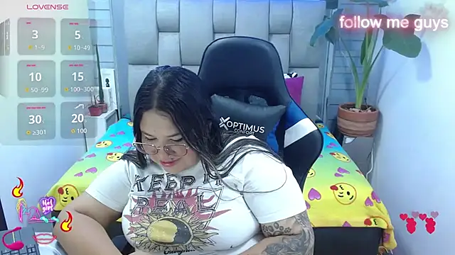 Snapshot of evelin_zaens chatting on 07/04/26, 04:29 evelin zaens online show from 07/04/26, 04:29