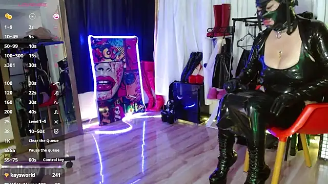 LatexDevil Blondie online show from 02/13/25, 06:27