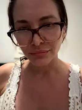 MessyNastyQueen online show from 10/19/25, 10:43