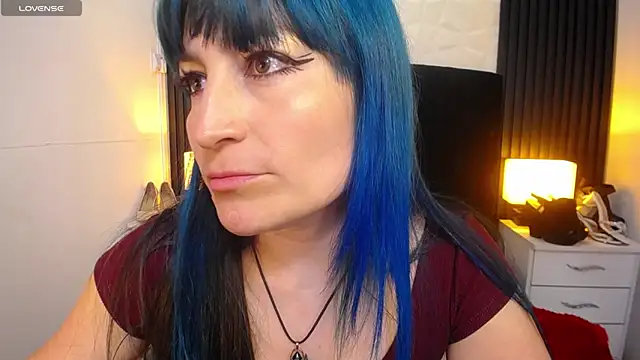 Snapshot of alicia_moom chatting on 12/17/24, 06:20 alicia moom online show from 12/17/24, 06:20