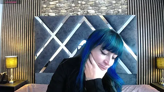 Snapshot of alicia_moom chatting on 01/04/25, 07:23 alicia moom online show from 01/04/25, 07:23