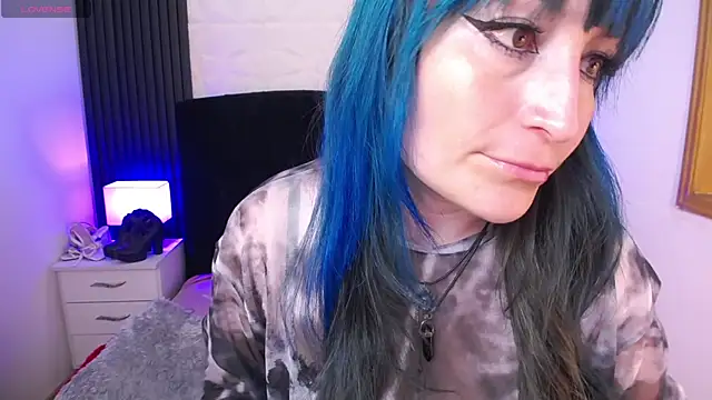 Snapshot of alicia_moom chatting on 02/05/25, 07:31 alicia moom online show from 02/05/25, 07:31