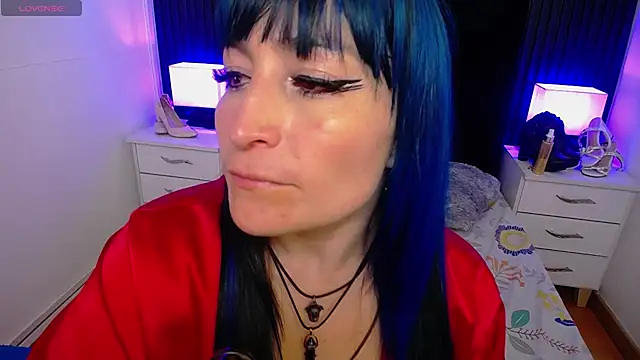 Snapshot of alicia_moom chatting on 02/11/25, 07:38 alicia moom online show from 02/11/25, 07:38