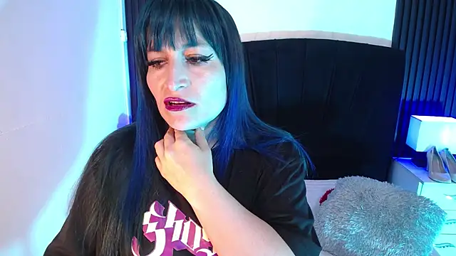 alicia moom online show from 11/05/25, 07:47