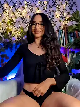 Snapshot of Naughty-Jessie chatting on 12/20/24, 01:03 Naughty-Jessie online show from 12/20/24, 01:03