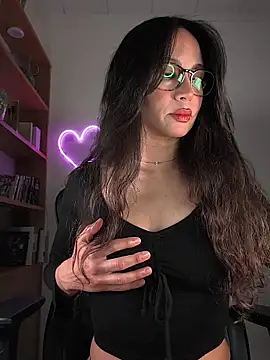 Naughty-Jessie online show from 05/04/26, 08:05