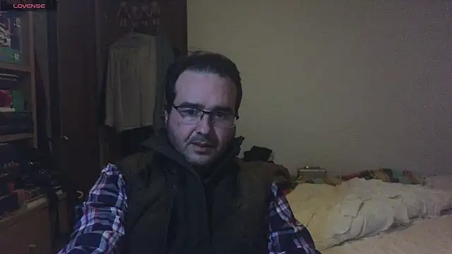 curiosillo83 online show from 02/03/25, 03:38