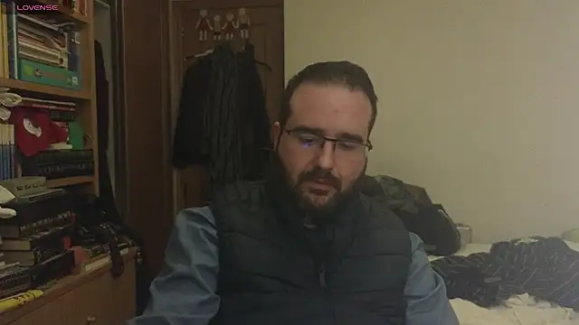 curiosillo83 online show from 02/26/25, 07:38