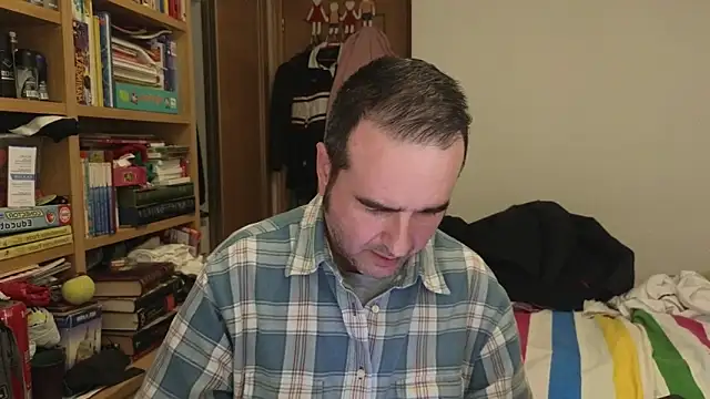 curiosillo83 online show from 04/15/26, 07:58