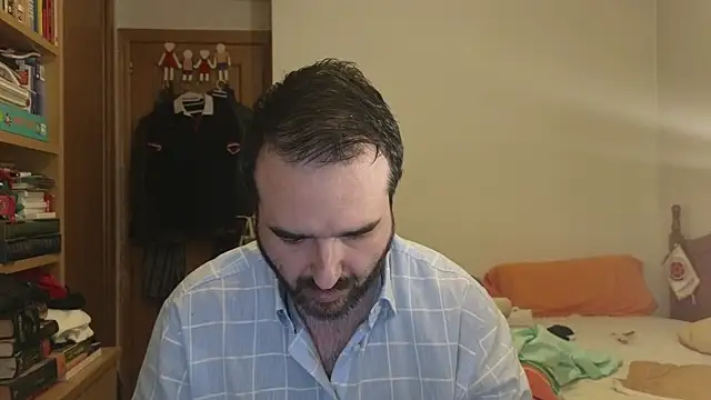 Snapshot of curiosillo83 chatting on 06/12/26, 10:25 curiosillo83 online show from 06/12/26, 10:25