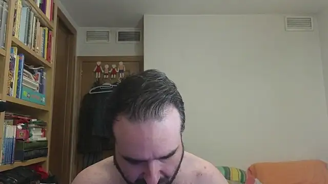 Snapshot of curiosillo83 chatting on 06/16/26, 11:02 curiosillo83 online show from 06/16/26, 11:02