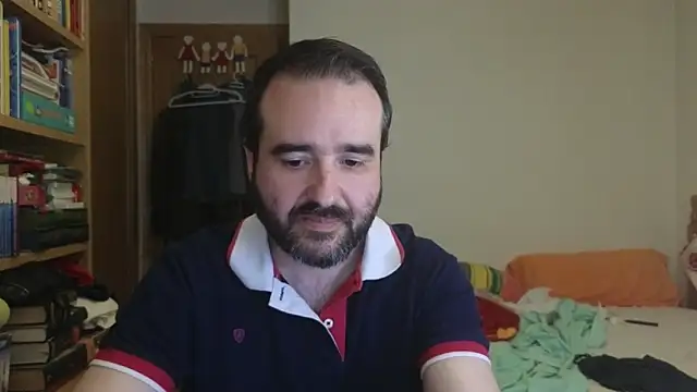 Snapshot of curiosillo83 chatting on 06/17/26, 11:23 curiosillo83 online show from 06/17/26, 11:23