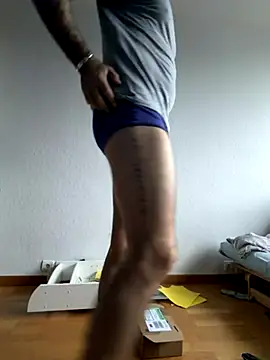 Snapshot of jouet75 chatting on 12/21/25, 03:30 jouet75 online show from 12/21/25, 03:30