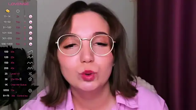 KindHazelHere  online show from 03/09/25, 07:05