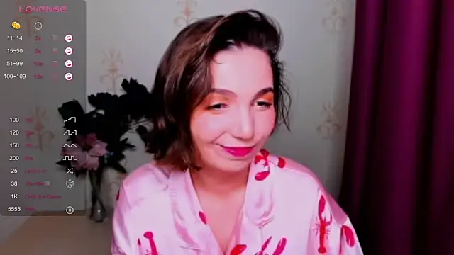 KindHazelHere  online show from 10/06/25, 12:13