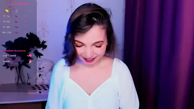 KindHazelHere  online show from 11/10/25, 08:24