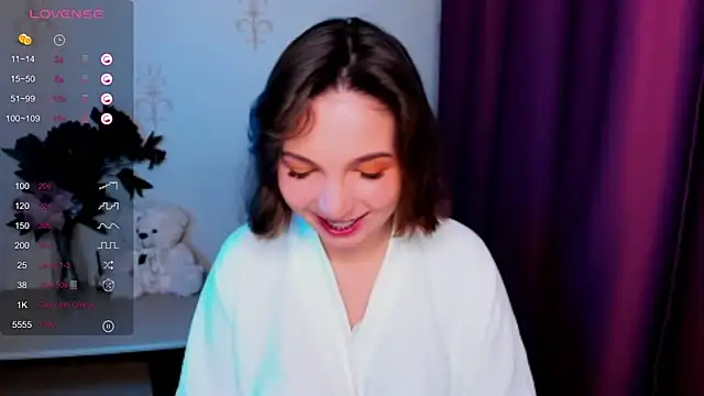 KindHazelHere  online show from 11/18/25, 09:14