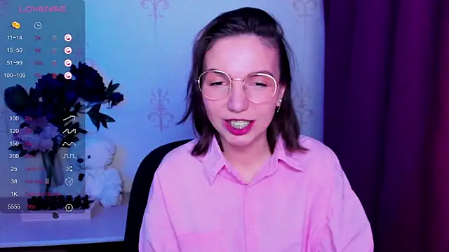 KindHazelHere  online show from 03/08/26, 03:32