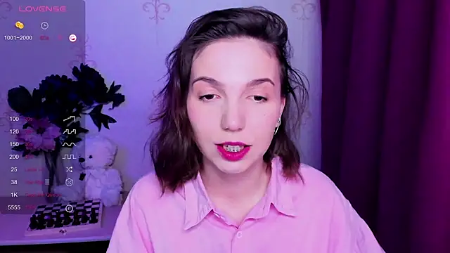 KindHazelHere  online show from 03/26/26, 10:26