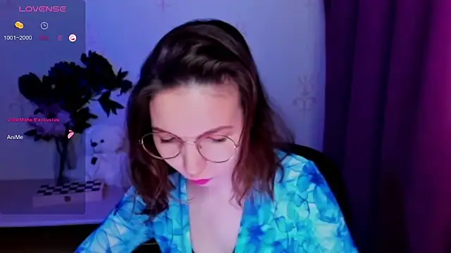 KindHazelHere  online show from 04/18/26, 06:12