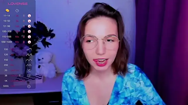 KindHazelHere  online show from 04/18/26, 07:07