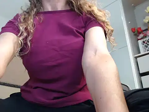 Snapshot of marilryn chatting on 09/13/25, 04:51 marilryn online show from 09/13/25, 04:51