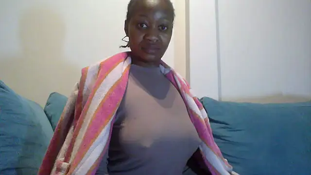 Snapshot of Hardnipples8 chatting on 06/11/26, 12:32 Hardnipples8 online show from 06/11/26, 12:32