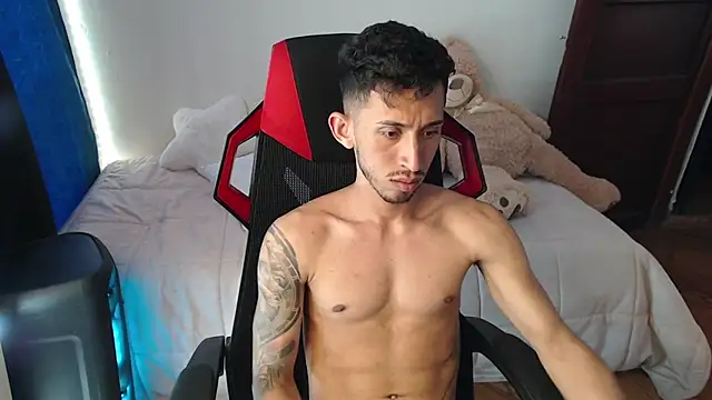 Snapshot of stevenSEX123 chatting on 12/16/24, 10:03 stevenSEX123 online show from 12/16/24, 10:03