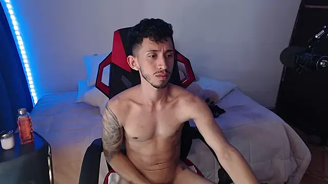 Snapshot of stevenSEX123 chatting on 12/28/24, 07:00 stevenSEX123 online show from 12/28/24, 07:00