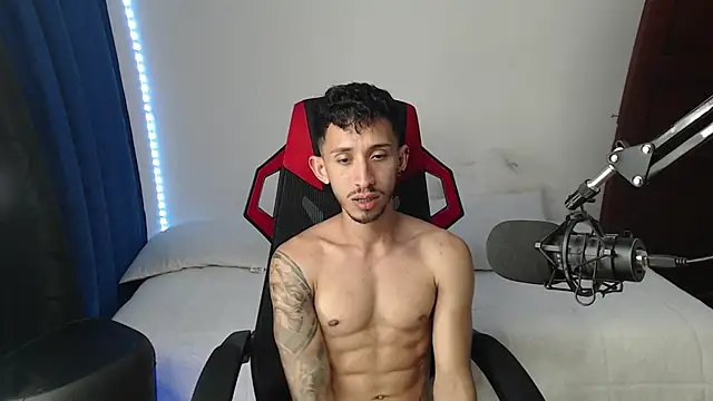 Snapshot of stevenSEX123 chatting on 01/01/25, 07:52 stevenSEX123 online show from 01/01/25, 07:52