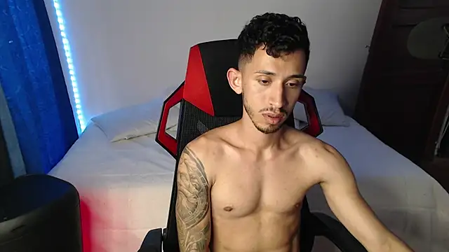 Snapshot of stevenSEX123 chatting on 01/01/25, 09:31 stevenSEX123 online show from 01/01/25, 09:31