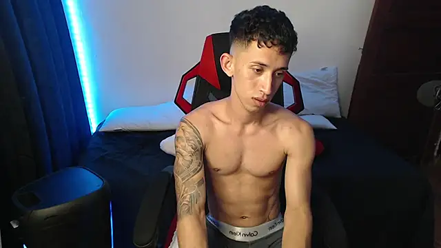 Snapshot of stevenSEX123 chatting on 01/06/25, 12:16 stevenSEX123 online show from 01/06/25, 12:16